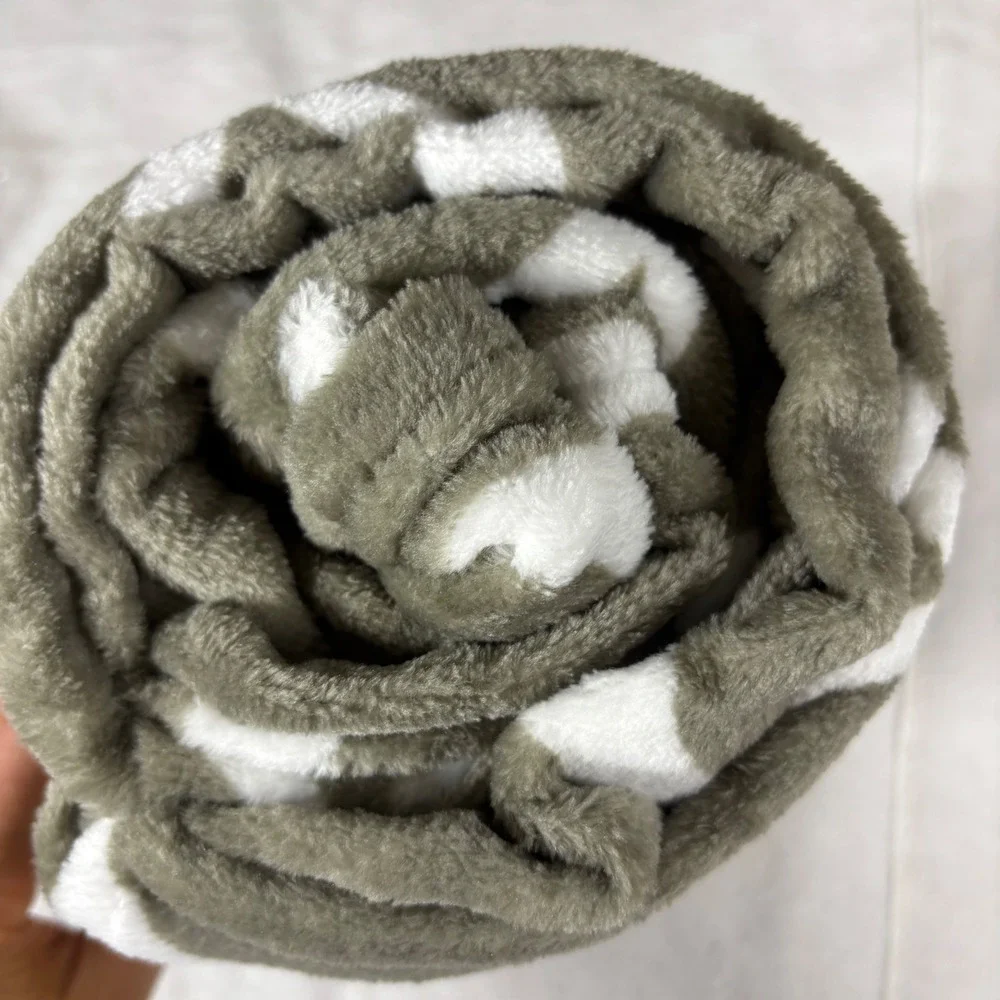 All Season Velvet Touch Throw Blanket‎ Gray White Geometric Trellis Cozy 50x60